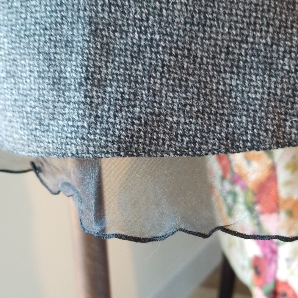 Willi Smith Made in Italy Wool/Cashmere Mix Skirt. - Picture 5 of 9